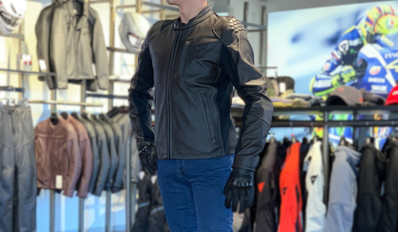 独自のスタイルを貫く「ISTRICE LEATHER JACKET」のご紹介